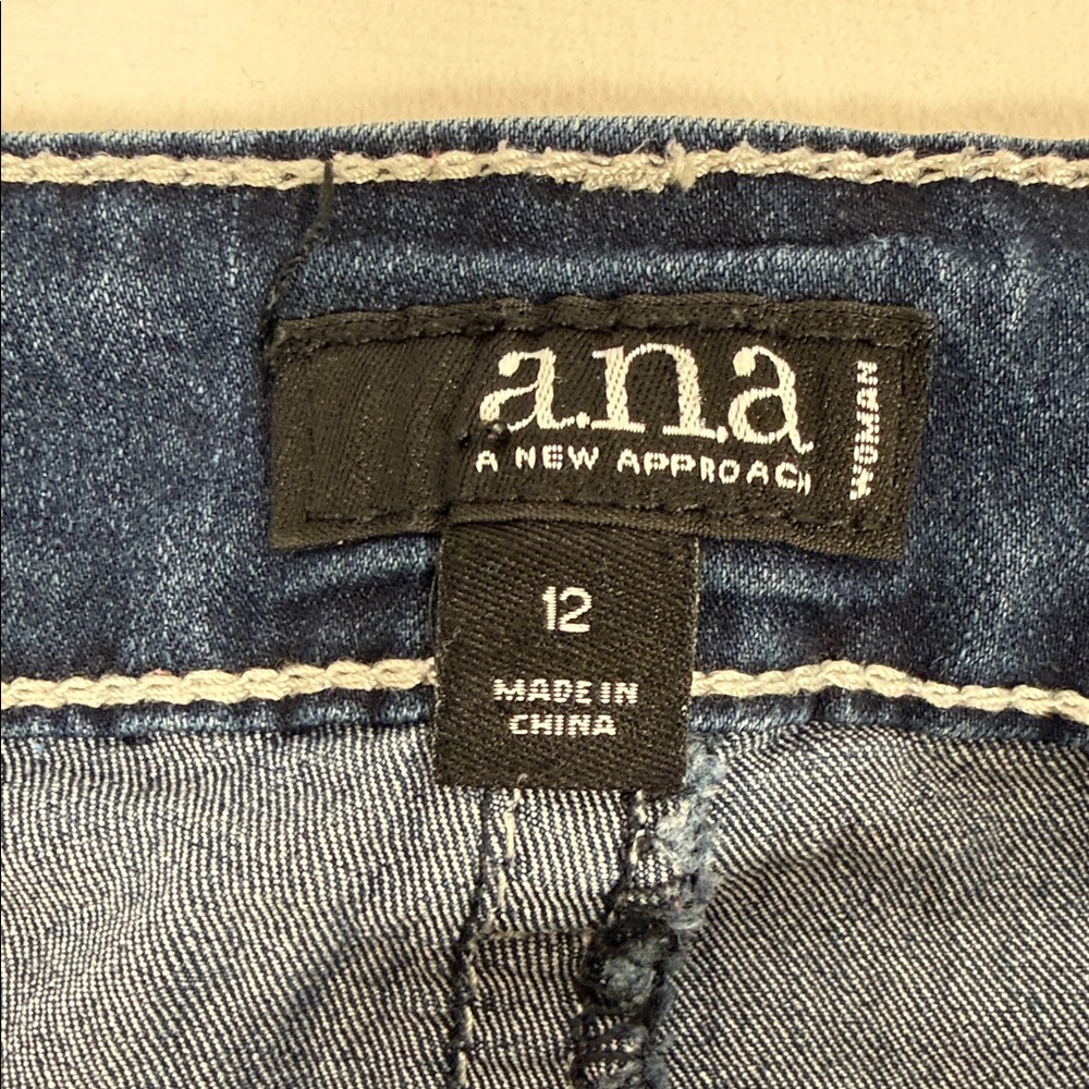 a.n.a Dark Wash Denim shorts - Picture 4 of 5